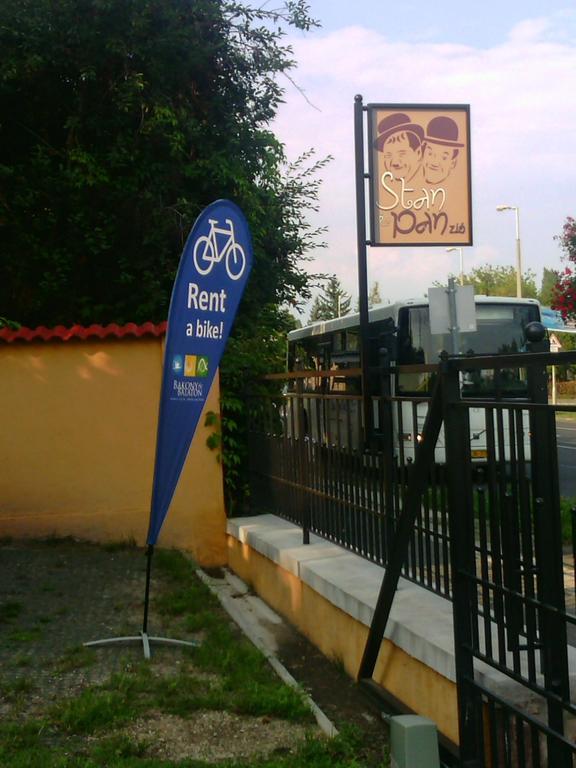 Stan Es Panzio Bed & Breakfast บาลาโตนัลมาดี ภายนอก รูปภาพ