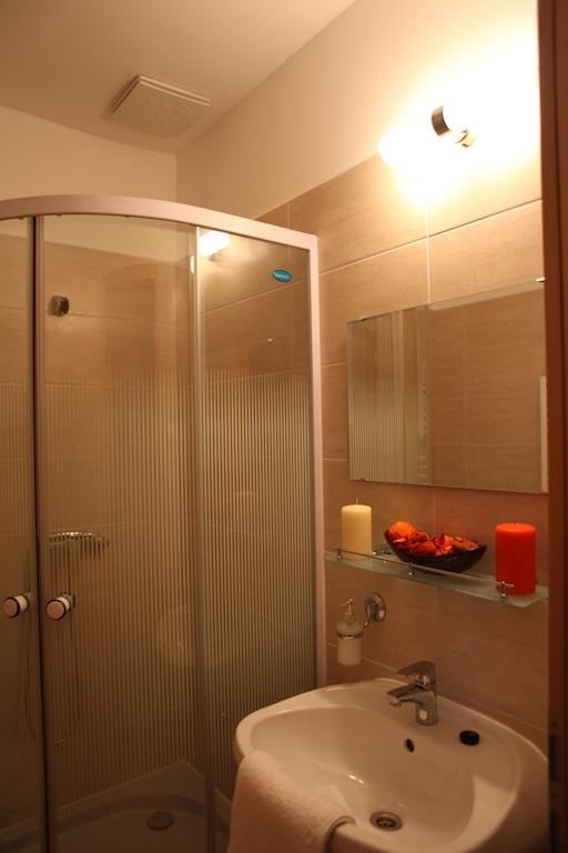 Stan Es Panzio Bed & Breakfast บาลาโตนัลมาดี ห้อง รูปภาพ